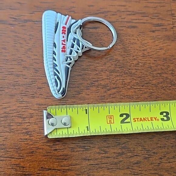 White Black Red Sneaker Keychain Hype Wear 1 Shoe unisex Look Designer - Picture 4 of 8